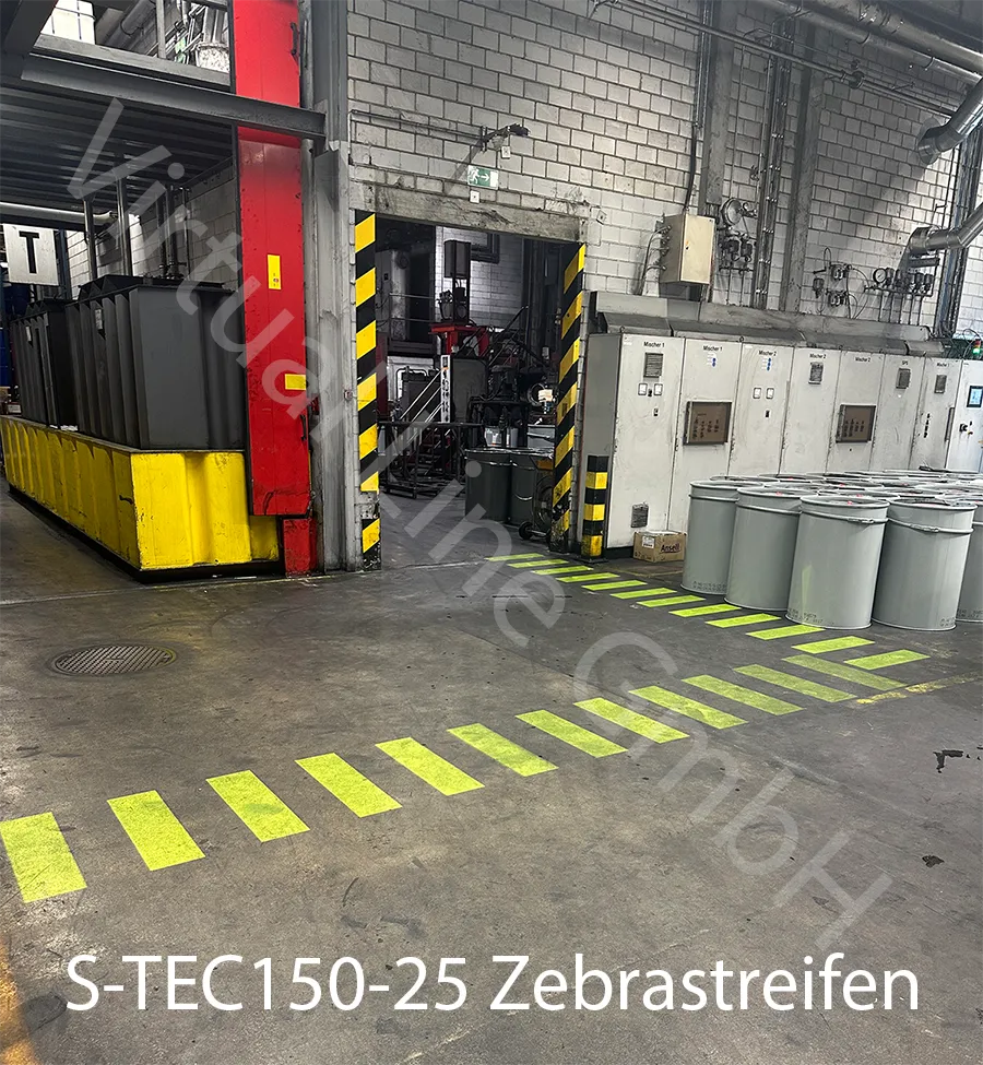 Gelber Zebrastreifen / Virtual-Line-GmbH